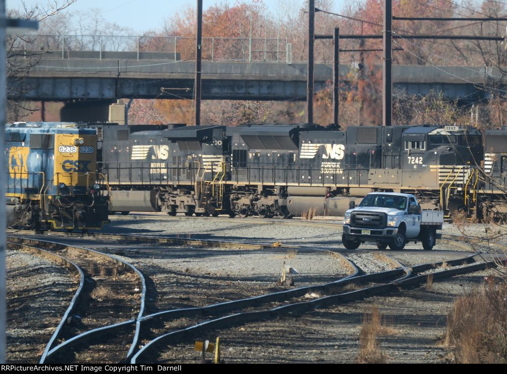 CSX 6238, NS 7242 